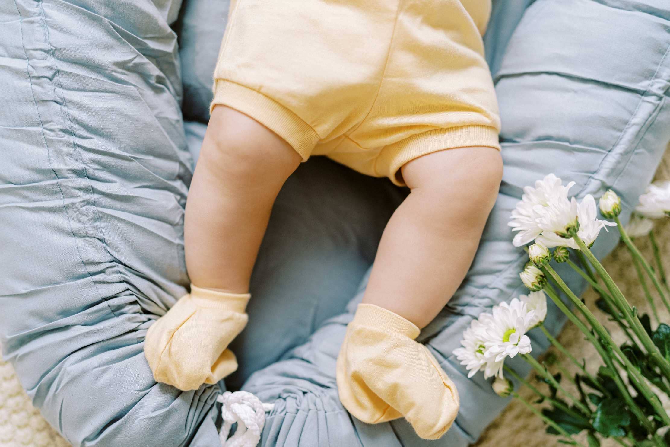 JORDFARVET BABYNEST